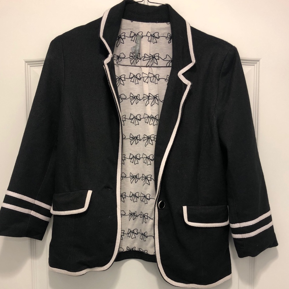 Black casual blazer